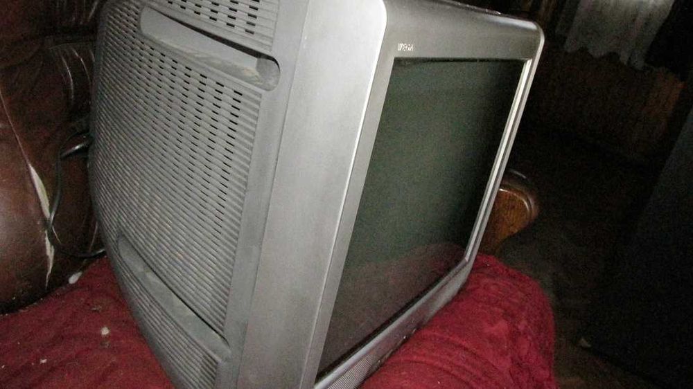 три разных телевизора SONY тринетрон
