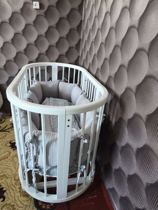 Продам ліжечко дитяче 5 в 1 на шарнірах.