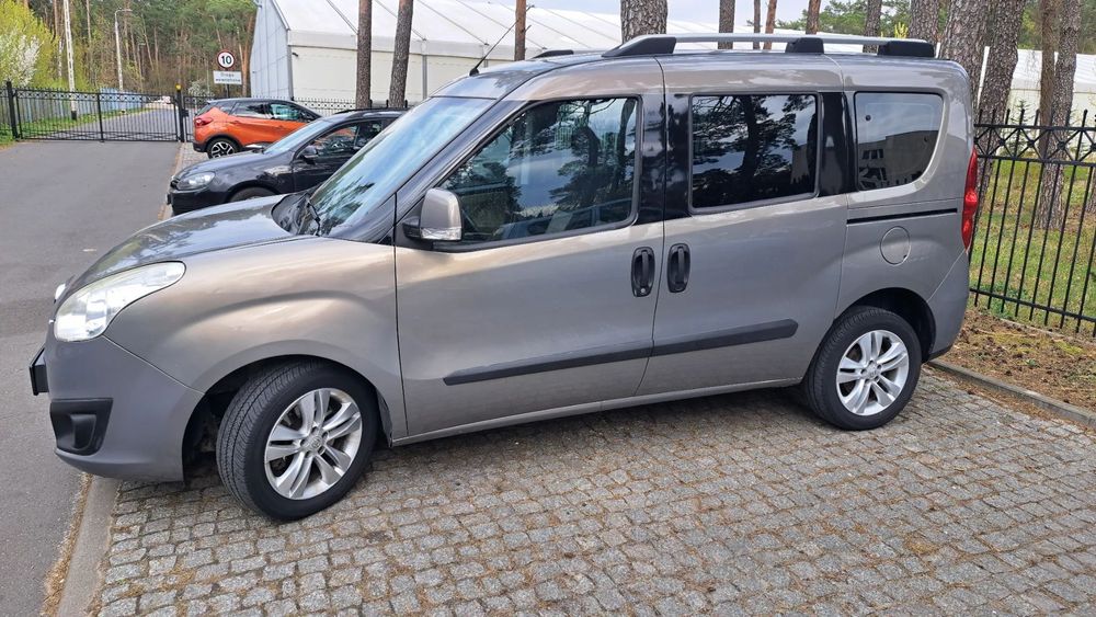 Opel Combo Fiat Doblo Combo siedmioosobowy klima