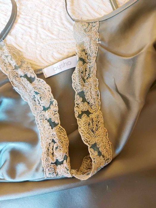 Blusa cetim verde caqui