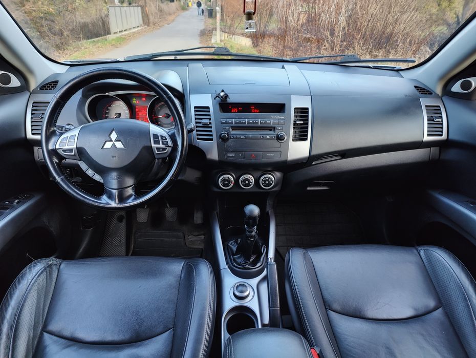 Mitsubishi Outlander XL 2.0D 4×4 7 місць 2007 рік для ЗСУ та