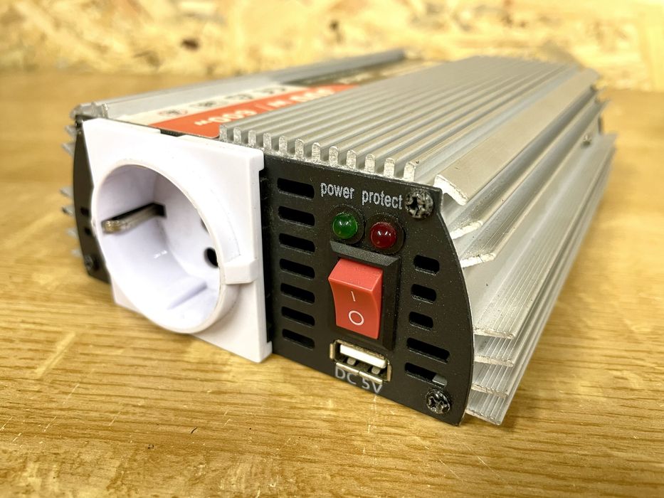 Przetwornica pradu 12V/230V 300W max 600W