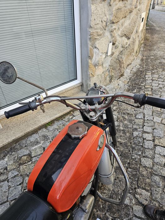 Famel 49cc – Clássica – Documentos em dia – 1500€