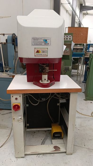 Máquina de meter ilhós OFFICINE MECCANICHE 69-S-9