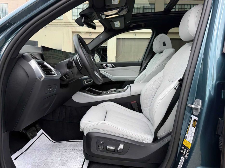 BMW X5 xDrive40i      2024