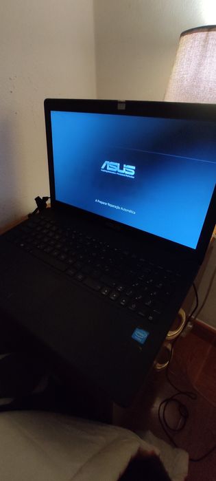 Portátil ASUS X551C