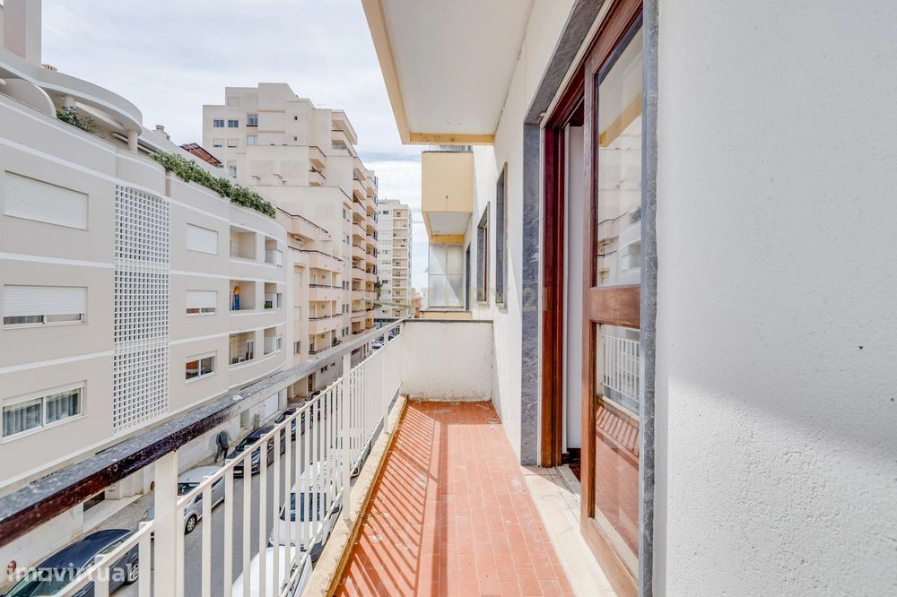 Apartamento T 4  em Faro no centro da cidade a 300m do mercado Municip