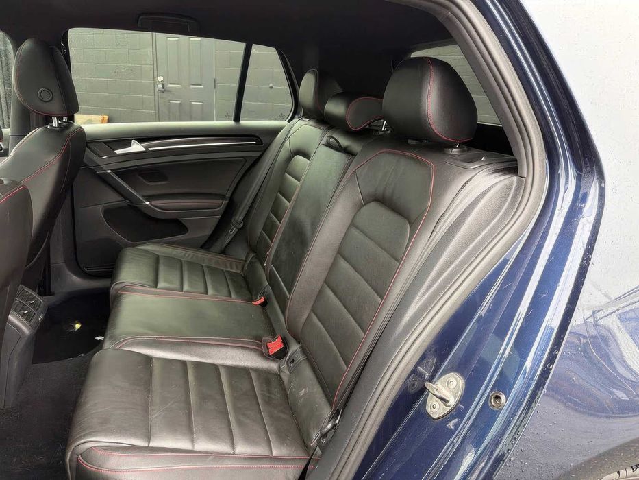 Volkswagen Golf GTI Autobahn 4-Door      2016