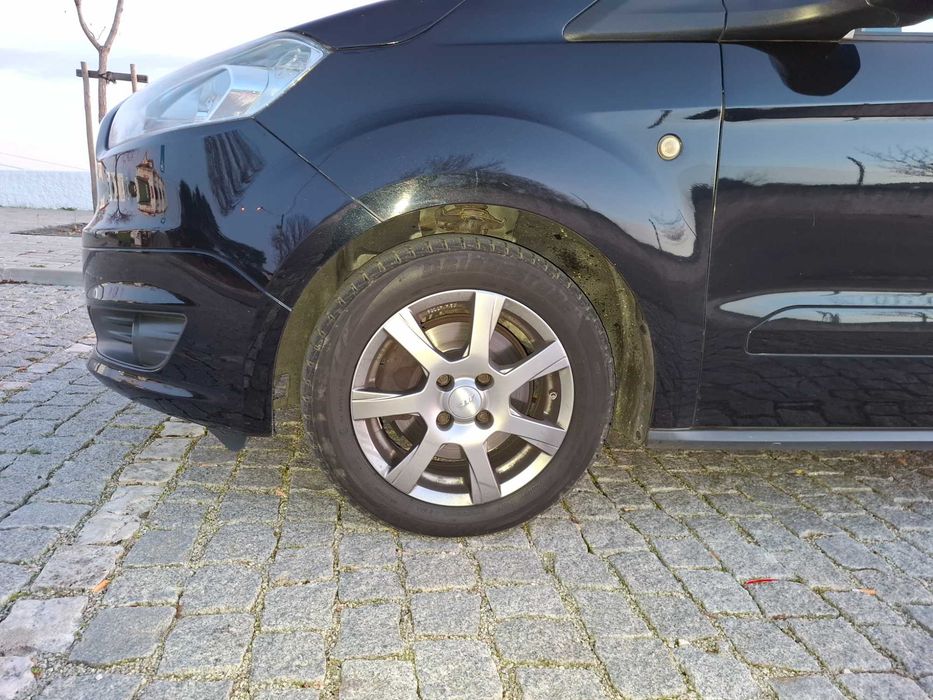 Ford Tourneo Courier 1.0 EcoBoost