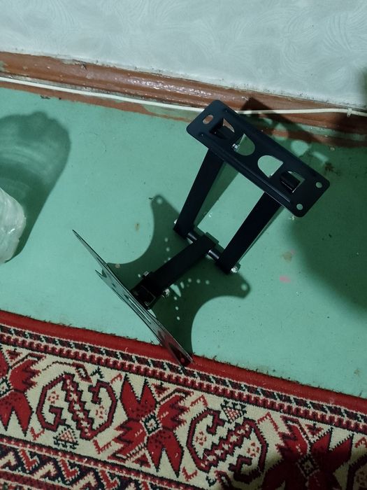 Продаю настенный кронштейн для телевизора