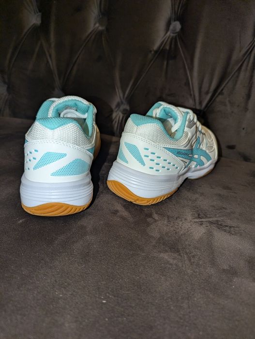 Волейбольні кросівки . ASICS. Нові . 40- 45  розмір .