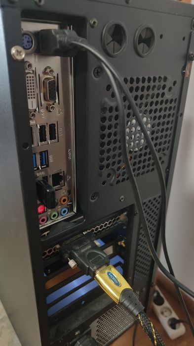 Komputer stacjonarny do gier i nauki - Komplet