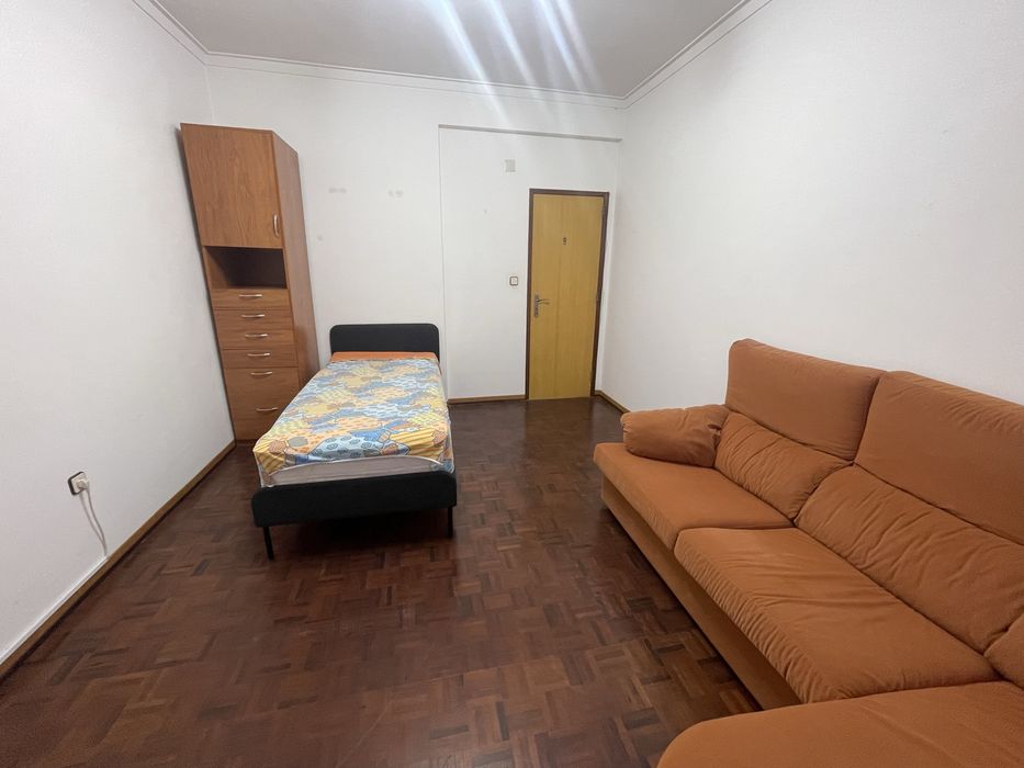 Aluguel de quarto na Amora