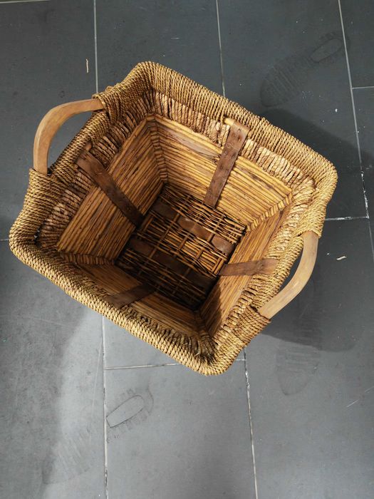 Cestos para vasos, em sarapilheira