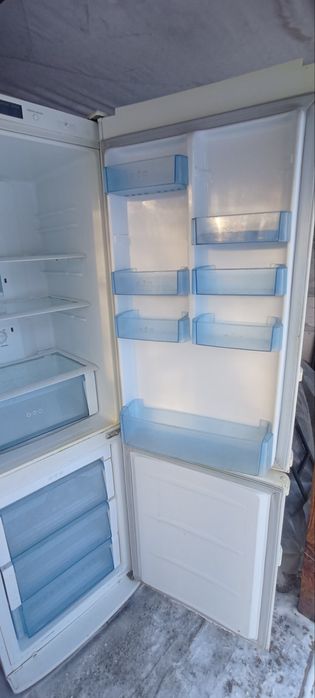 Продам холодильник