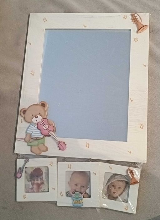 Espelho com molduras para quarto criança