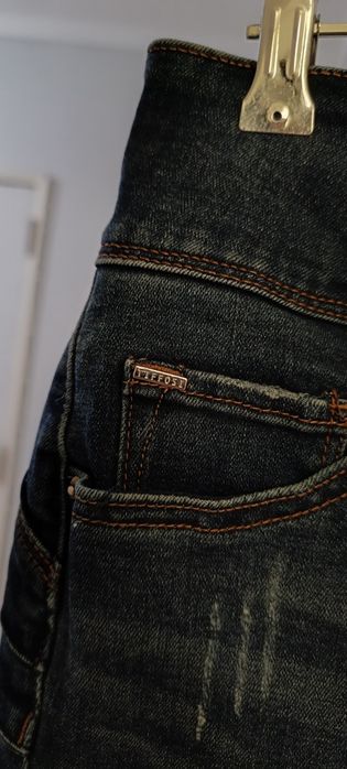 Calças de ganga tamanho S, marca Tiffosi . Usadas