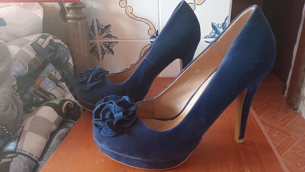 Sapato preto  e Azul