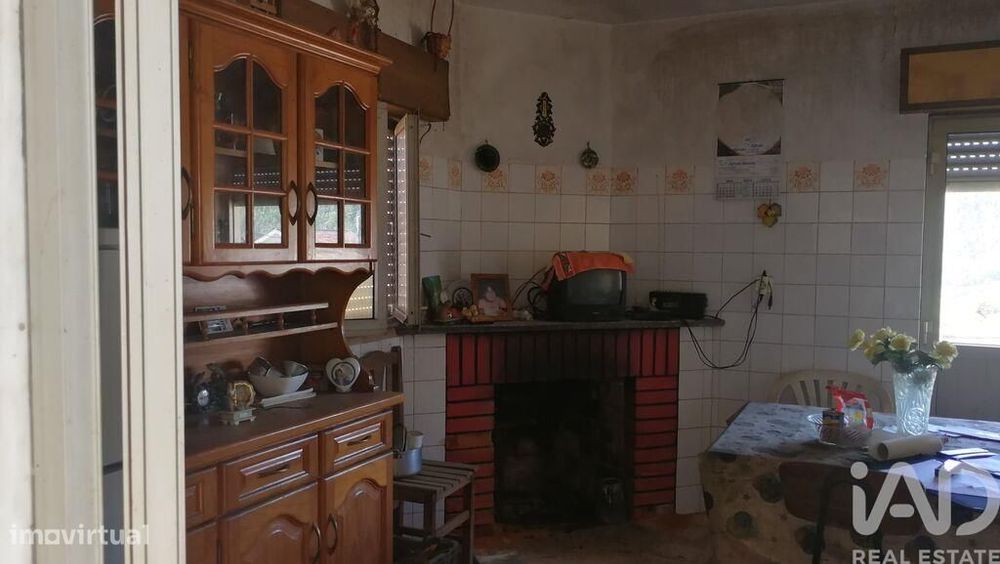 Casa de aldeia T3 em Aguda de 1960,00 m2