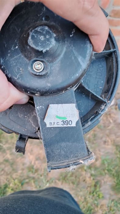 Продам вентилятор пієчки Пежо 307