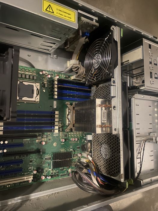 Fujitsu Primergy TX200 S7 Xeon E5-2420