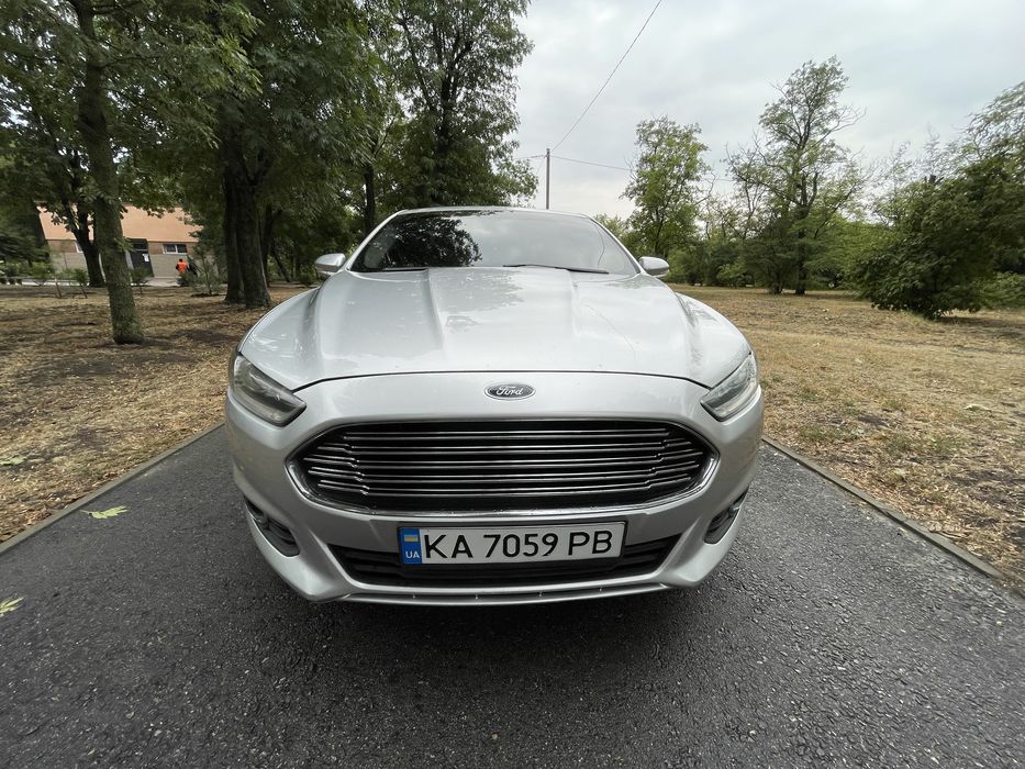 Продам Ford Fusion в гарній комплектації.