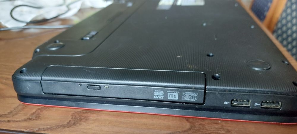 Laptop dell Inspiron czerwony Windows 10 aktualizacja  30 maj 2026r