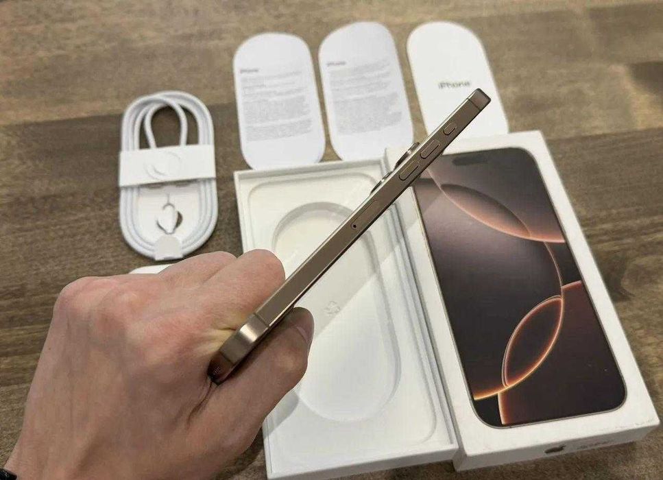 iPhone 16 Pro Max, 512 ГБ, SIM + eSIM