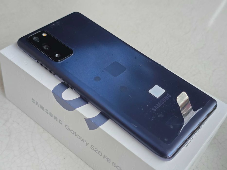 Samsung S20 FE 5G    128GB   kolor niebieski    stan idealny
