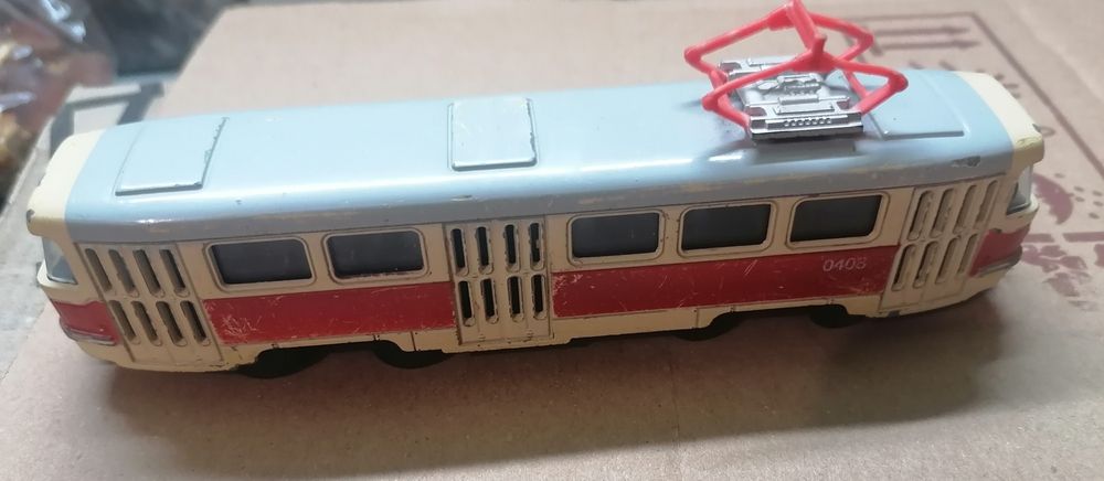 Трамвай игрушка металический