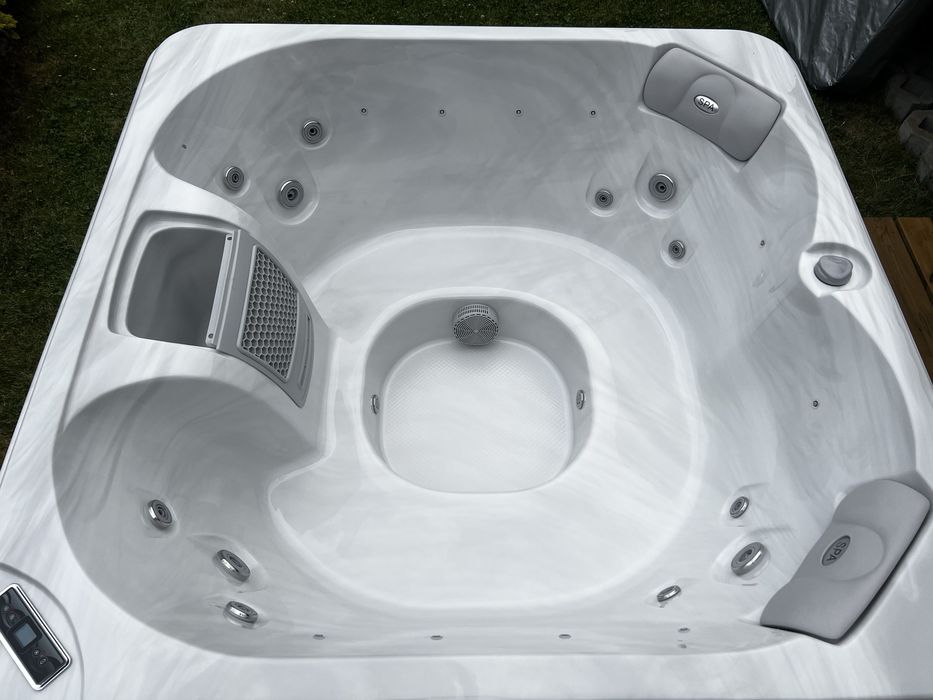 RLX SPA RS10 | Jacuzzi ogrodowe | Gecko | 4 osoby | 230 V
