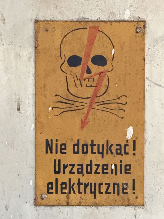 Stara prl tablica rozdzielcza bezpiecznikowa