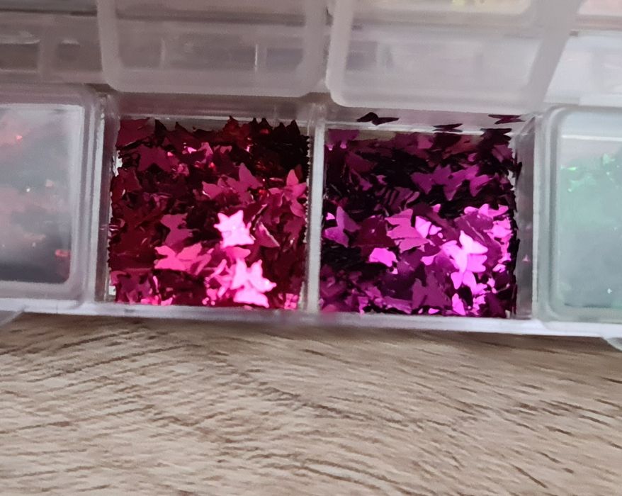 Caixa com borboletas - unhas de gel