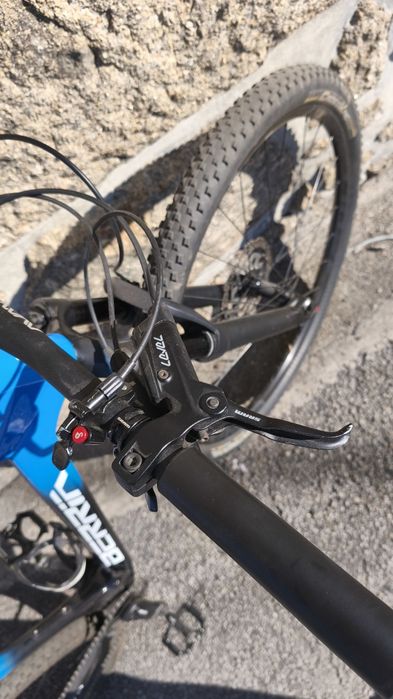 Bicicleta berria em carbono