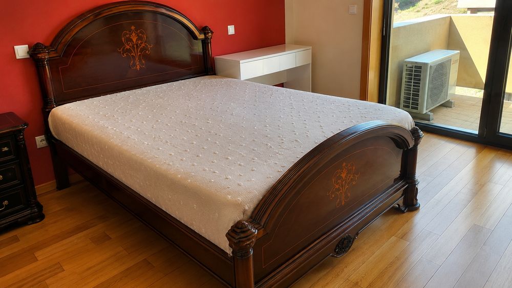 Quarto completo em madeira maciça de cerejeira – Excelente estado