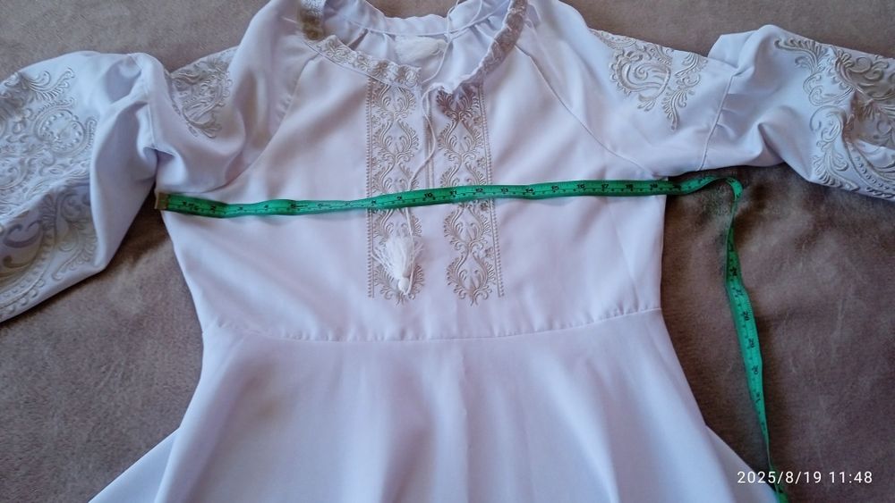 Вишите плаття , майже нове,в дуже хорошому стані