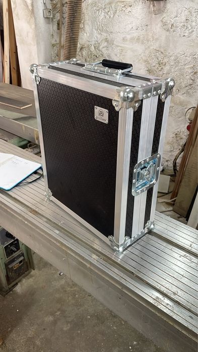 Cases,racks,malas para cabelagem,feitas a medida que o cliente precisar