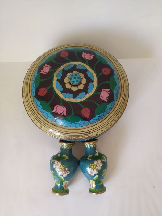 Набір у техніці клозоне (cloisonné): чаша з кришкою + 2 вазочки