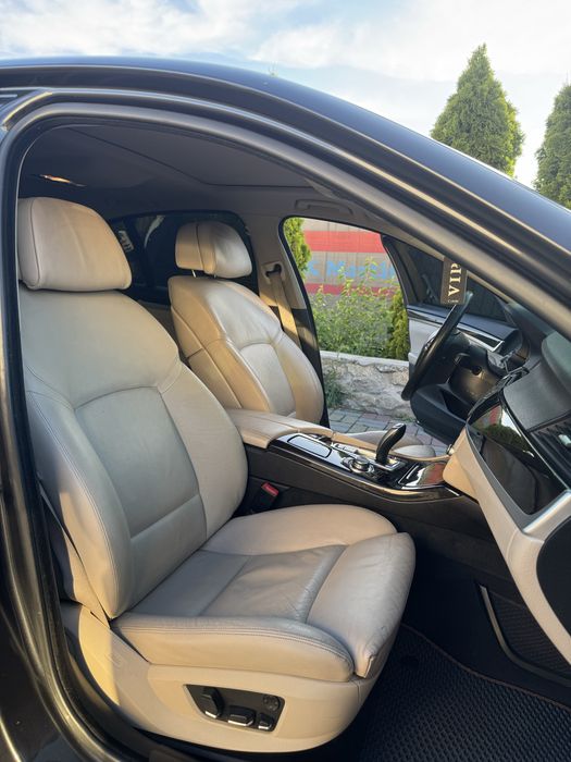 Продам BMW F10 528i в ідеальному стані