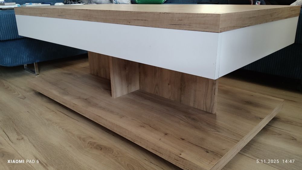 Stolik black red white