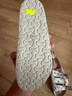 Klapki roz. 37 (nowe)