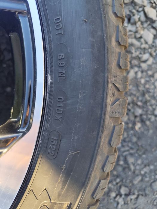 Резина 255/45/19 мішлен зима