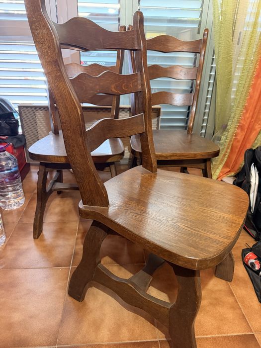 Conjunto de 3 cadeiras em madeira maciça