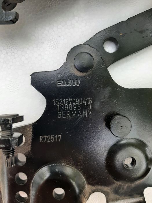 Петли капота Бмв F20. F25. F30.  BMW