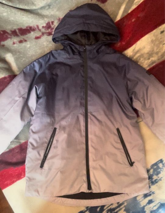 Куртка ветровка Zara на рост 140 см,б/у