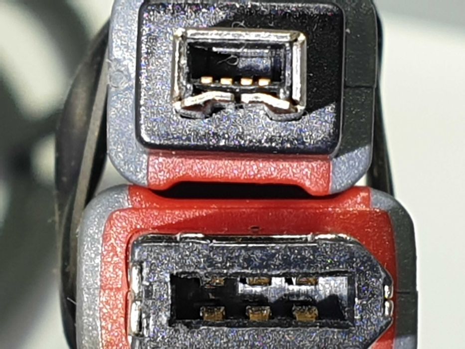 кабель firewire  1394 6-pin to 4-pin Belkin 2.1 м