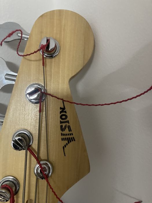 Sprzedam  gitarę basowa