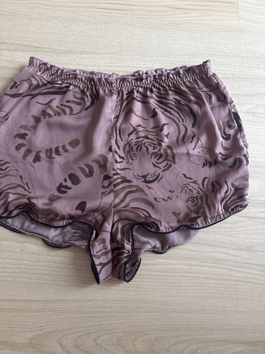 Damskie satynowe spodenki