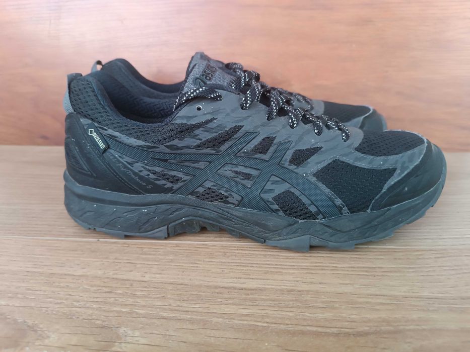 Кроссовки осень Asics gel fujitabuko gore tex 42 размер 27 см