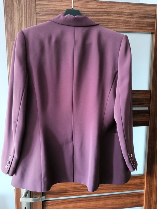 Garsonka damska ze spódnicą